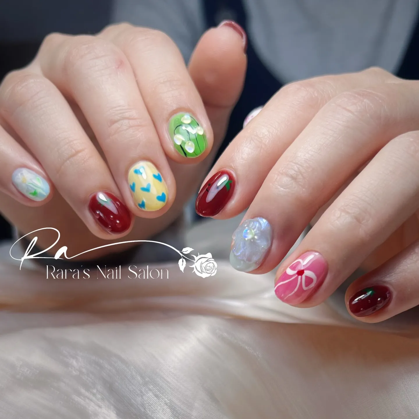 彩り豊かな色彩とディテールが特徴です。